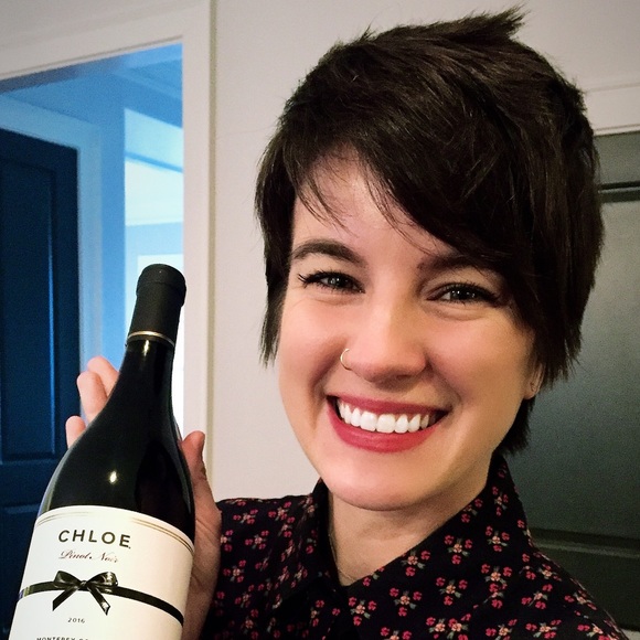 Meet your Posher, Chloe - Picture 2 of 2